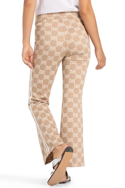 Cambio francoise cropped 6426-0387-03
