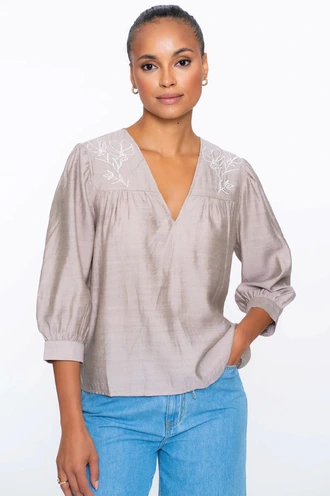 Geisha 53405-14 blouse borduur v-hals