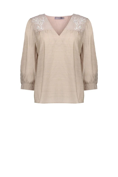 Geisha 53405-14 blouse borduur v-hals