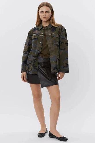 Sofie Schnoor s243475 army jeans jacket