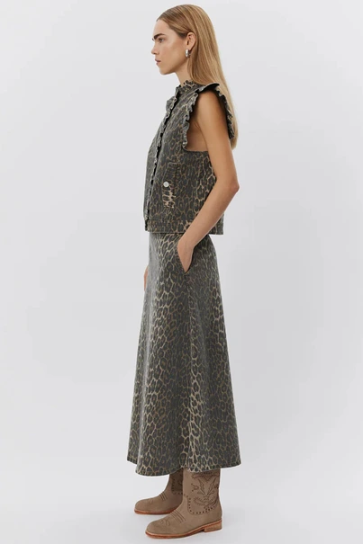 Sofie Schnoor s251428 farahsw gilet leopard