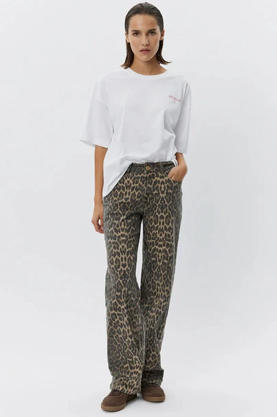 Sofie Schnoor snos514 verasw t-shirt logo