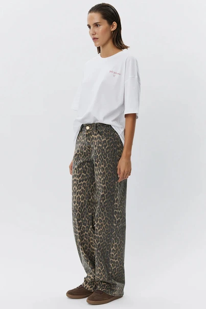 Sofie Schnoor snos514 verasw t-shirt logo