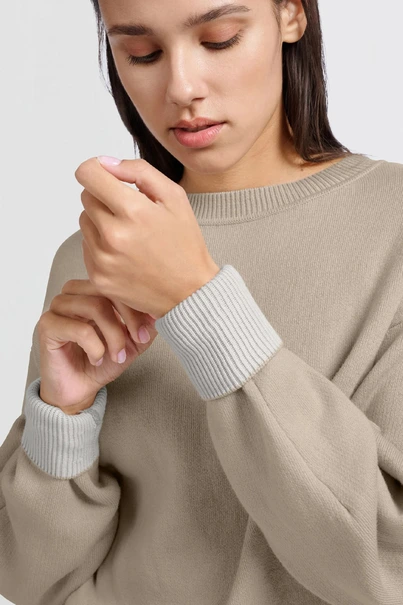 Yaya 01-000431-501 trui contrast