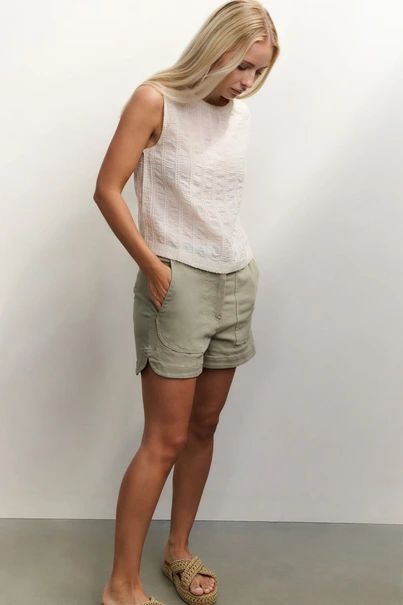 Yaya 01-701310-506 mouwloze blouse
